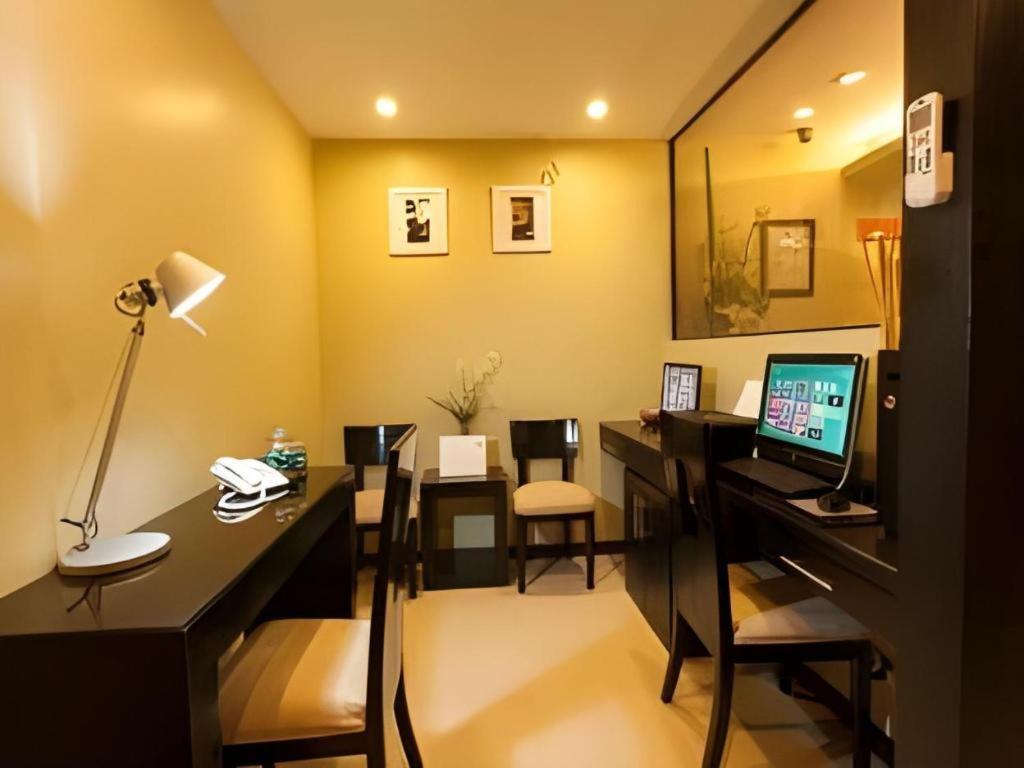 L Square Hotel Tarlac City Εξωτερικό φωτογραφία