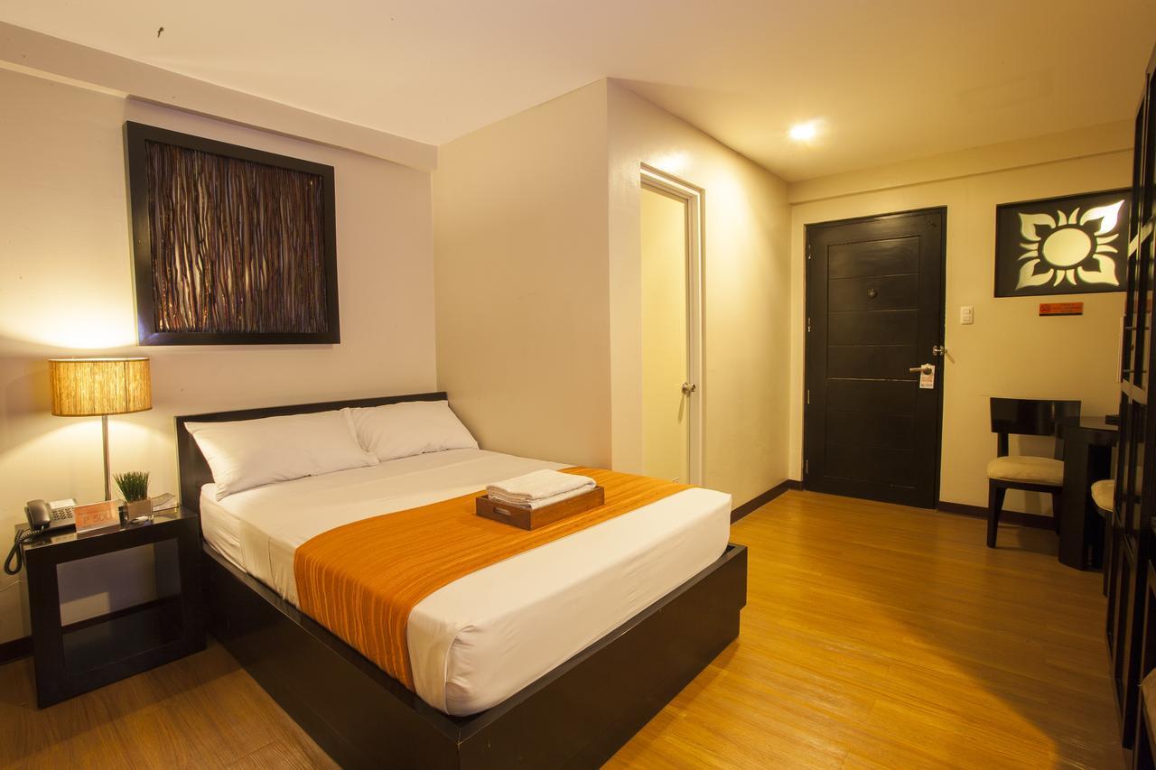 L Square Hotel Tarlac City Εξωτερικό φωτογραφία