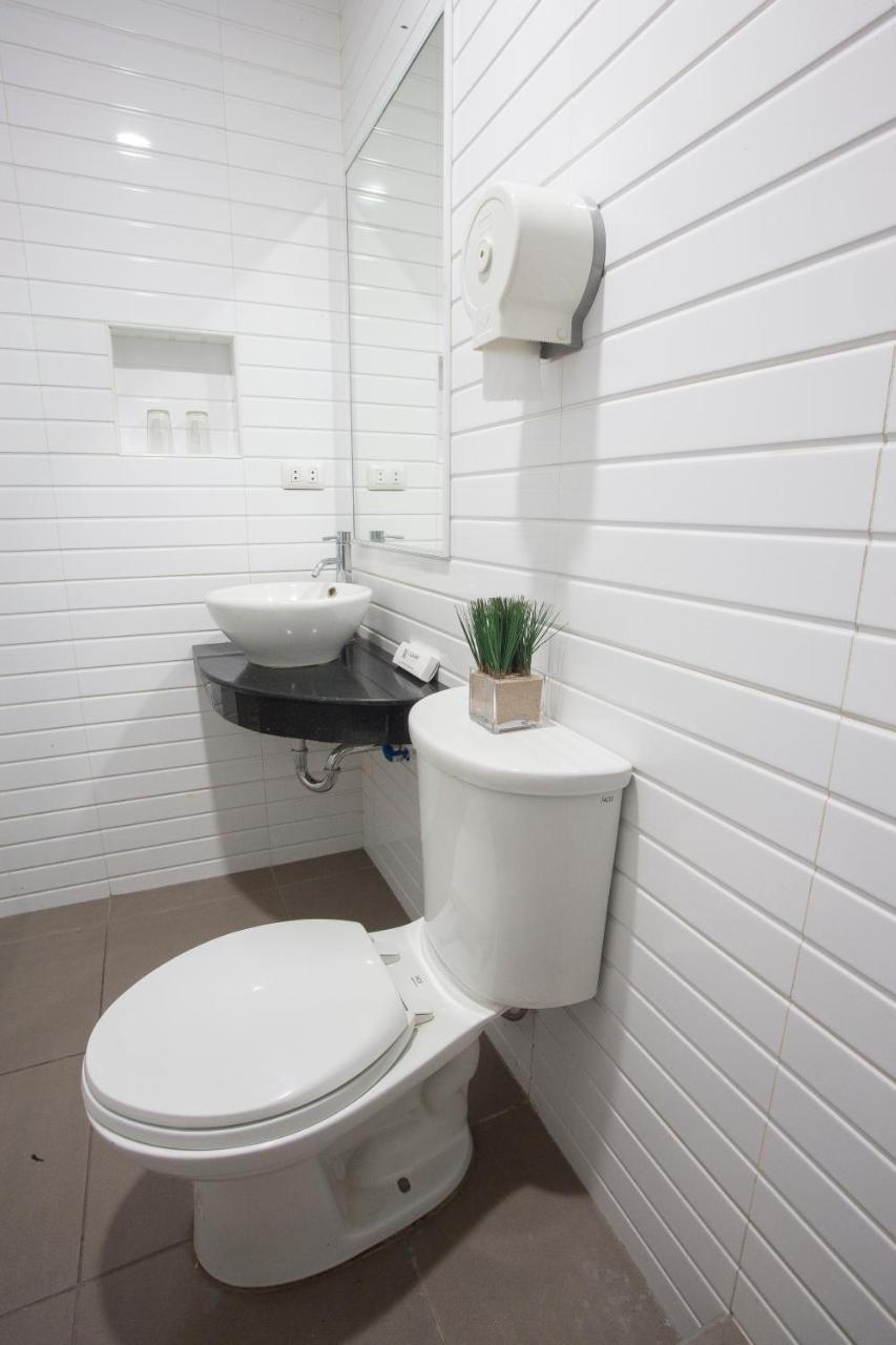 L Square Hotel Tarlac City Εξωτερικό φωτογραφία