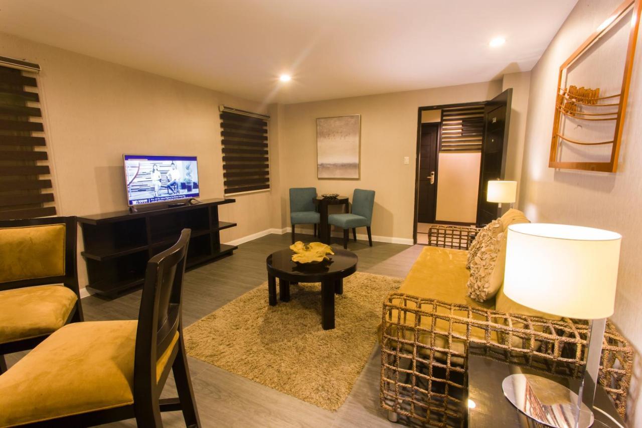 L Square Hotel Tarlac City Εξωτερικό φωτογραφία