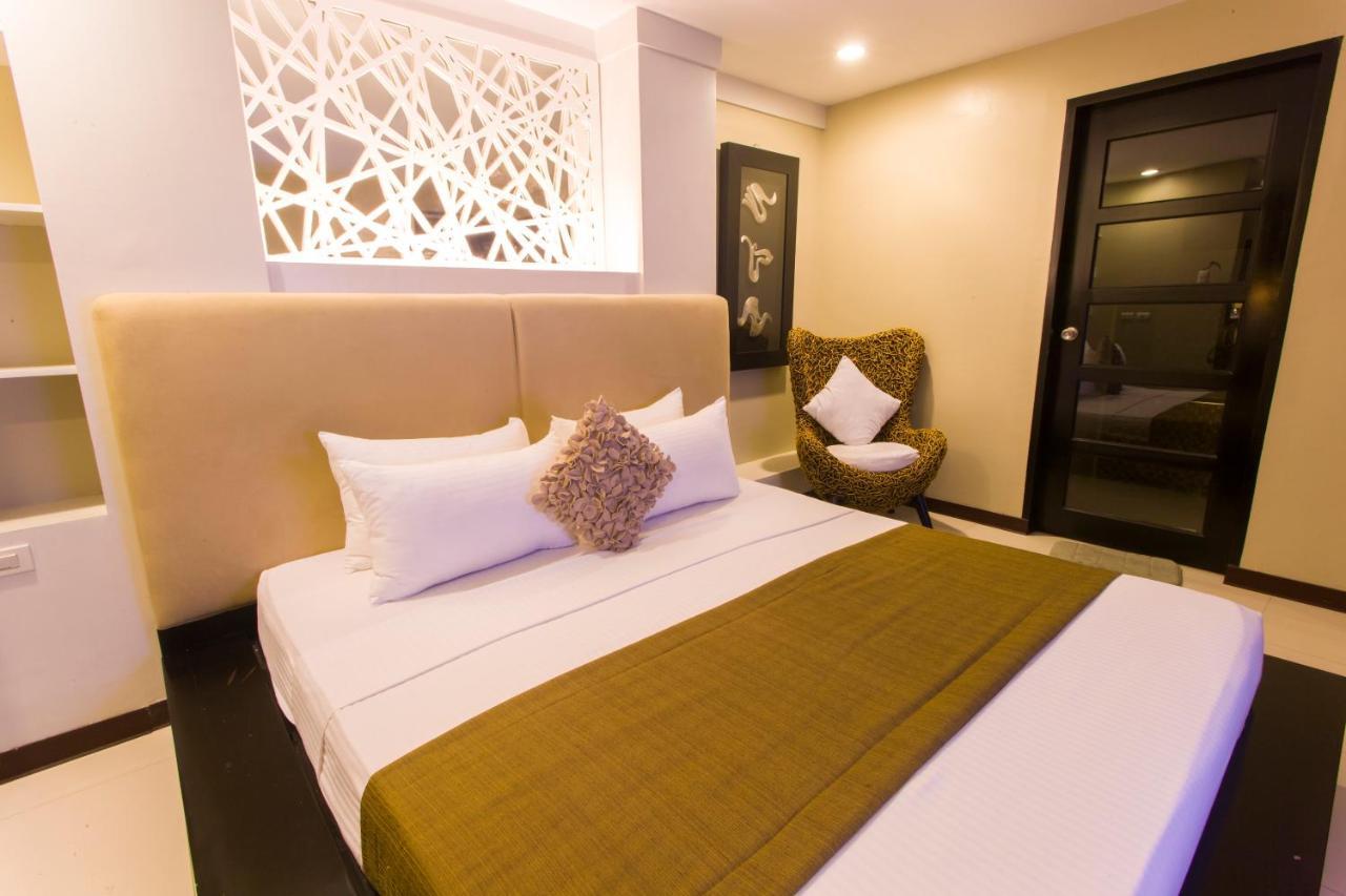 L Square Hotel Tarlac City Εξωτερικό φωτογραφία