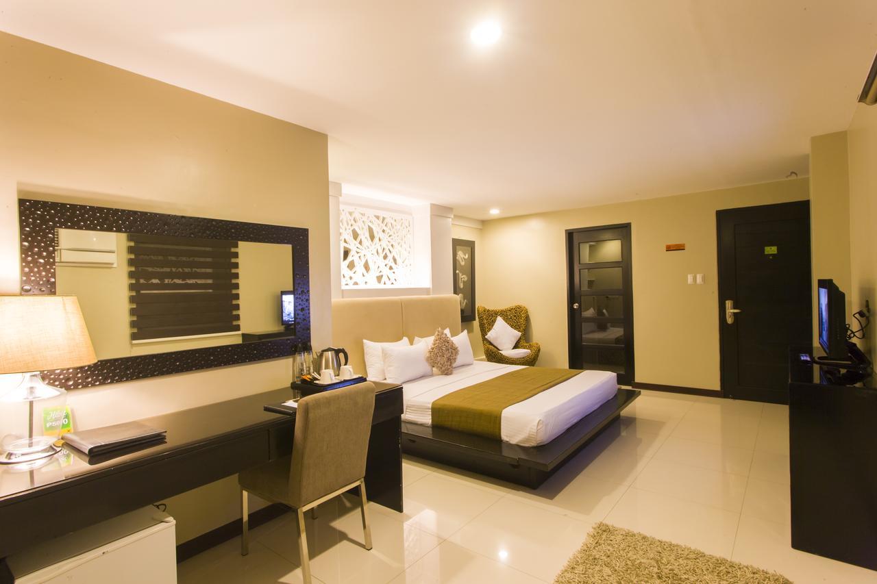 L Square Hotel Tarlac City Εξωτερικό φωτογραφία